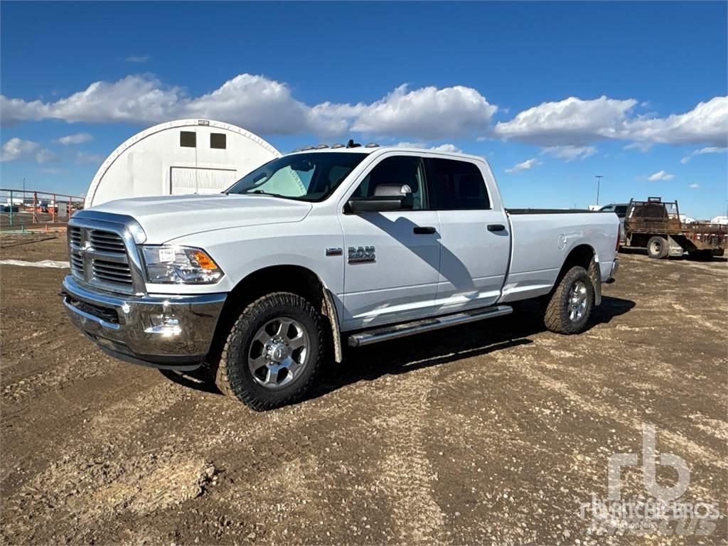 RAM 2500 Bestelwagens met open laadbak