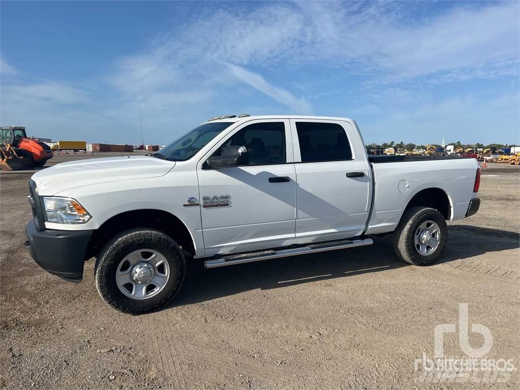 RAM 2500 Bestelwagens met open laadbak