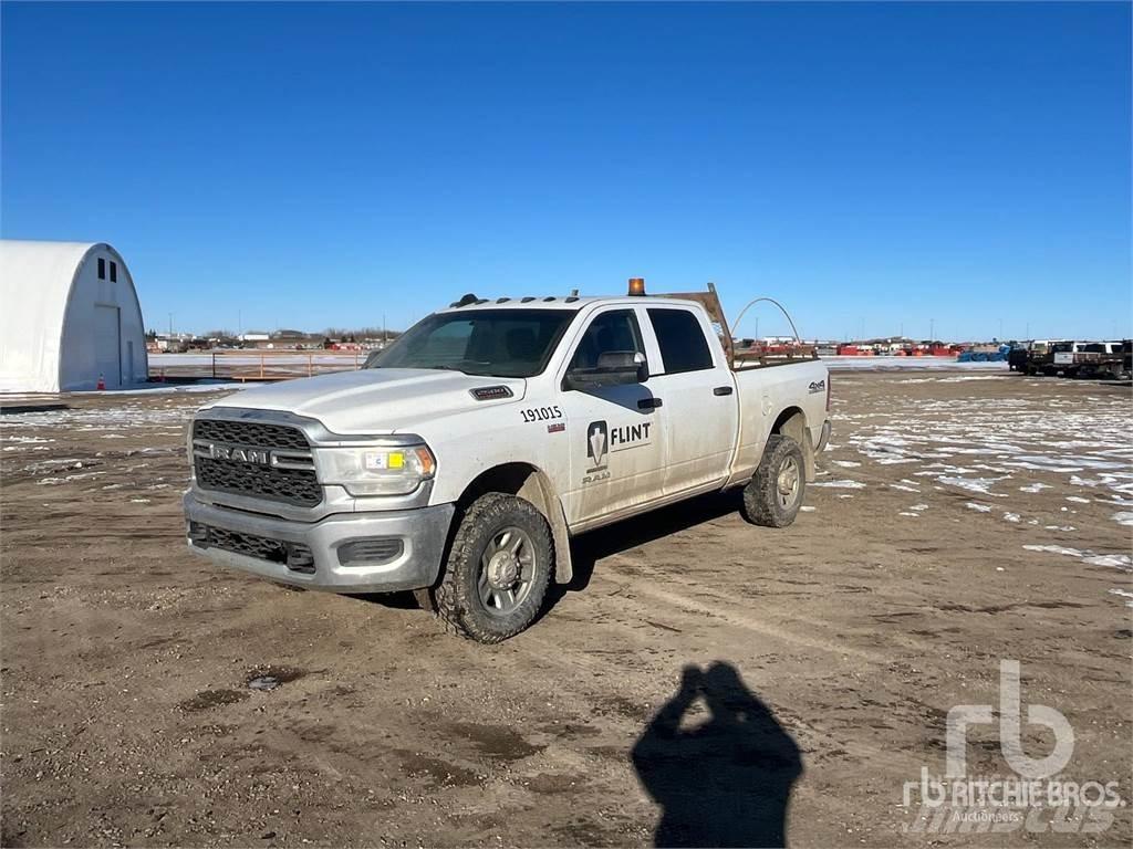 RAM 2500 Bestelwagens met open laadbak
