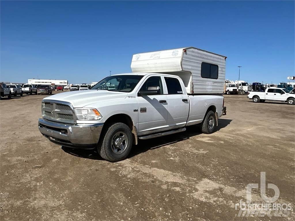 RAM 2500 Bestelwagens met open laadbak
