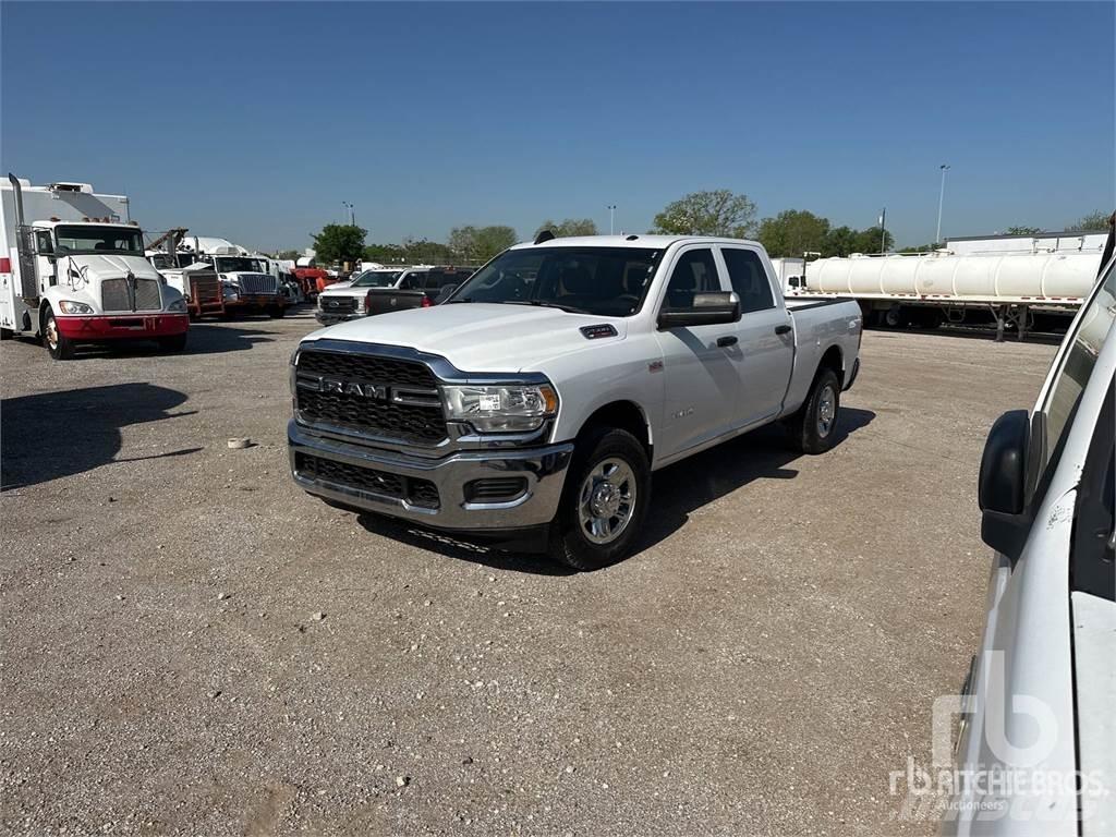 RAM 2500 Bestelwagens met open laadbak
