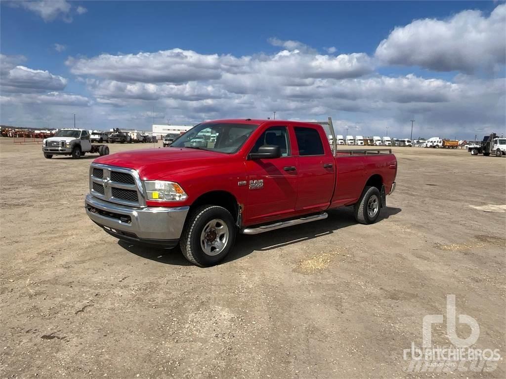 RAM 2500 Bestelwagens met open laadbak