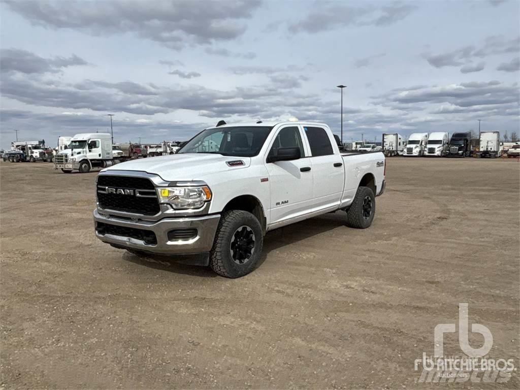 RAM 2500 Bestelwagens met open laadbak