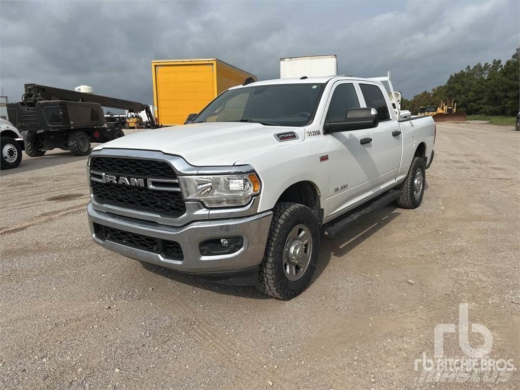 RAM 2500 Bestelwagens met open laadbak