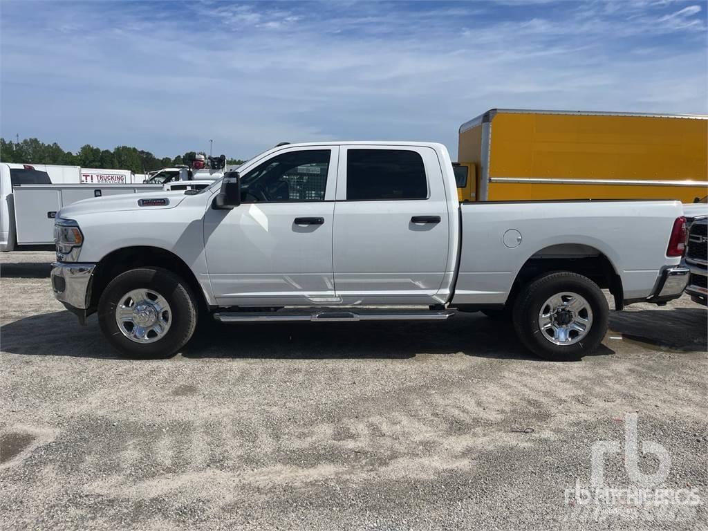 RAM 2500 Bestelwagens met open laadbak