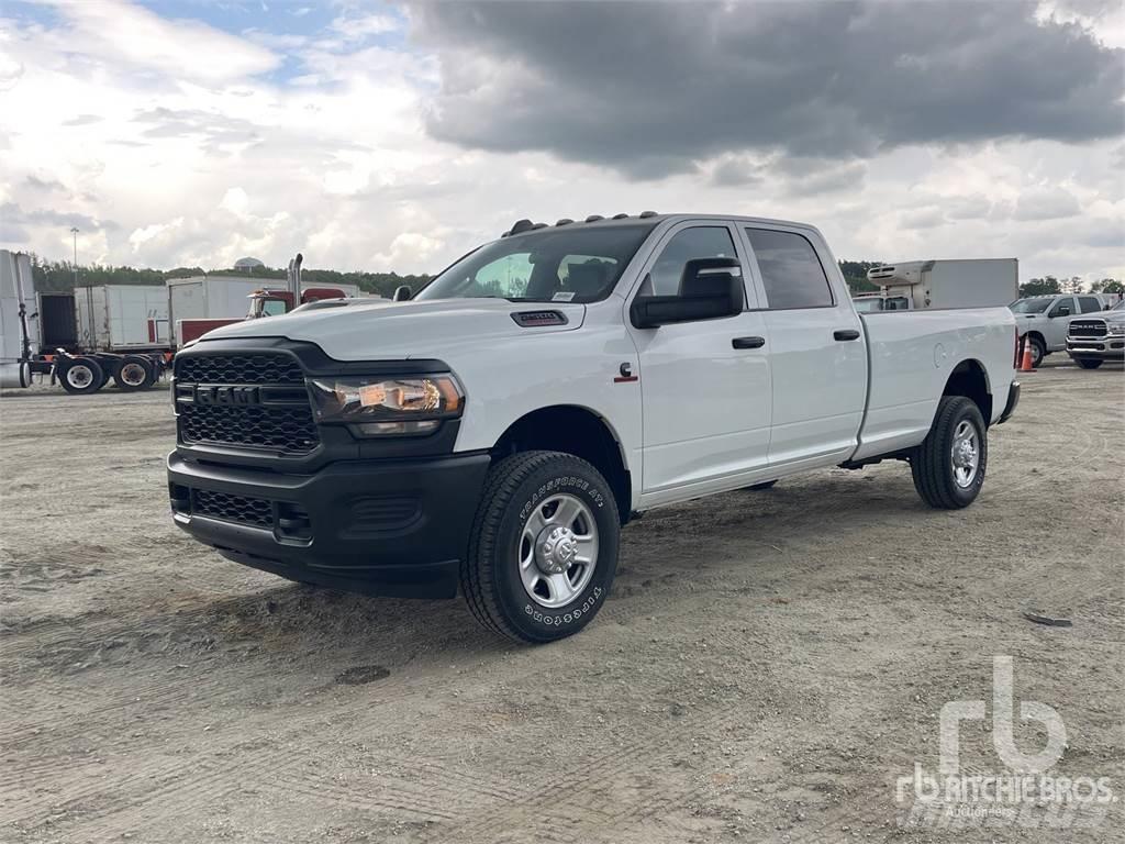 RAM 2500 Bestelwagens met open laadbak