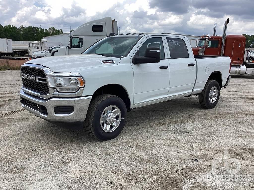 RAM 2500 Bestelwagens met open laadbak