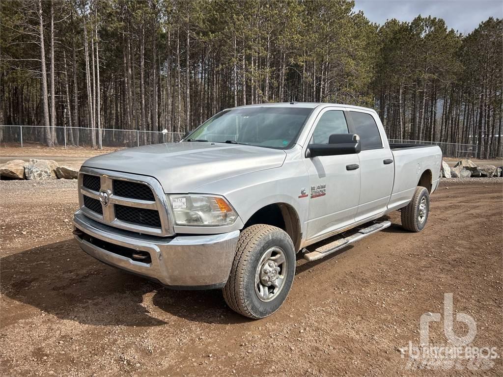 RAM 2500 Bestelwagens met open laadbak