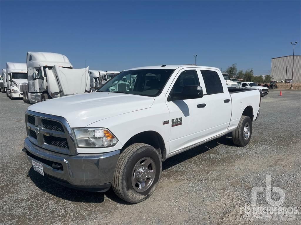 RAM 2500 Bestelwagens met open laadbak
