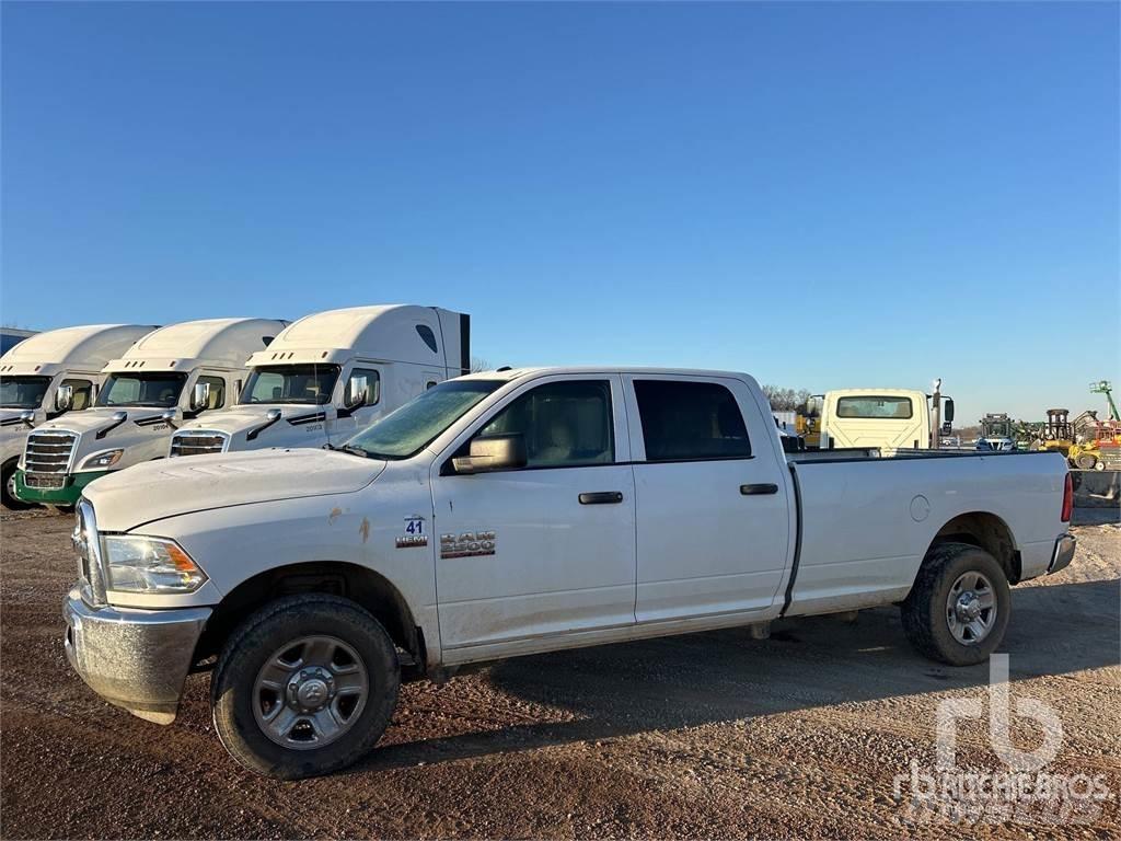RAM 2500 Bestelwagens met open laadbak