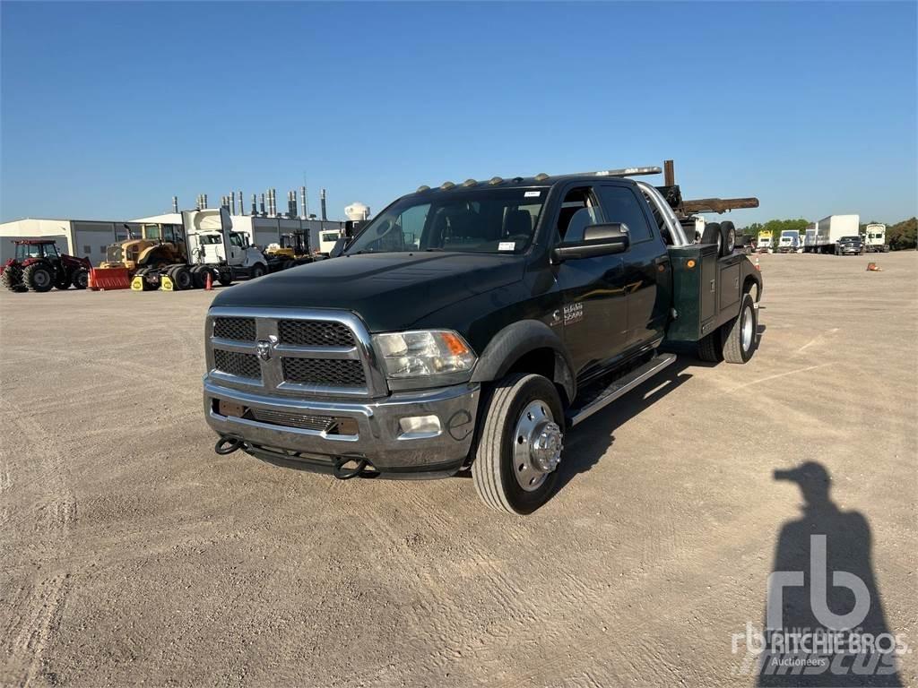 RAM 5500 Vrachtwagen met vlakke laadvloer en lier