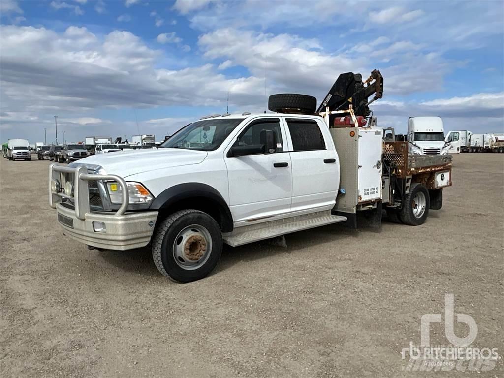 RAM 5500 Vlakke laadvloer met kraan