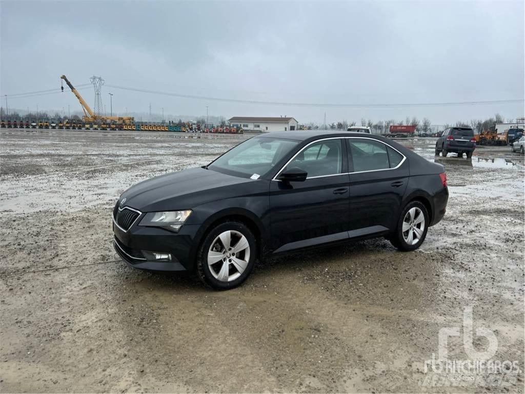 Skoda SUPERB Auto's