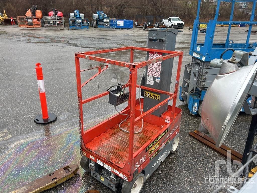 SkyJack SJ16 Knikarmhoogwerkers