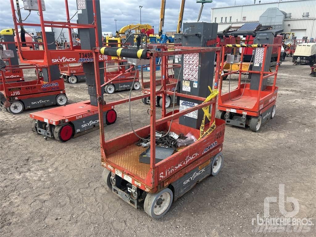 SkyJack SJ16 Takels, lieren en materiaalliften