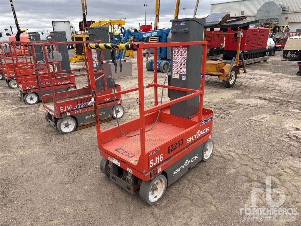 SkyJack SJ16 Takels, lieren en materiaalliften