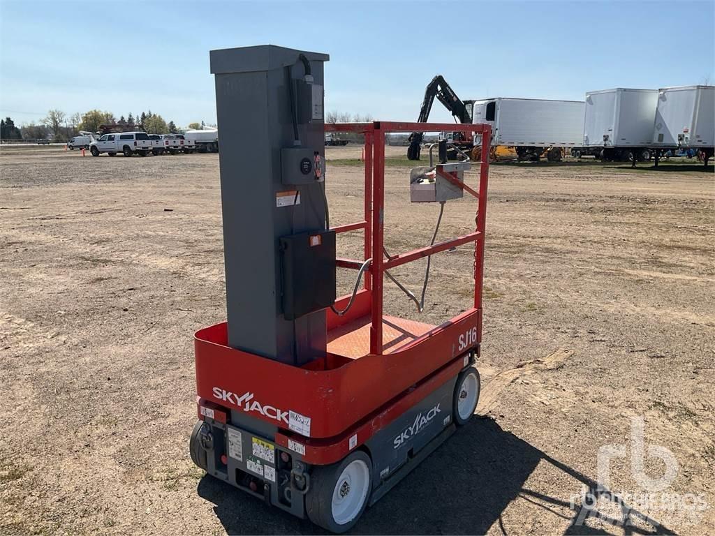 SkyJack SJ16 Knikarmhoogwerkers