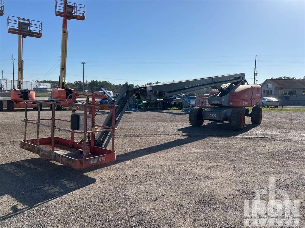 SkyJack SJ86T Knikarmhoogwerkers