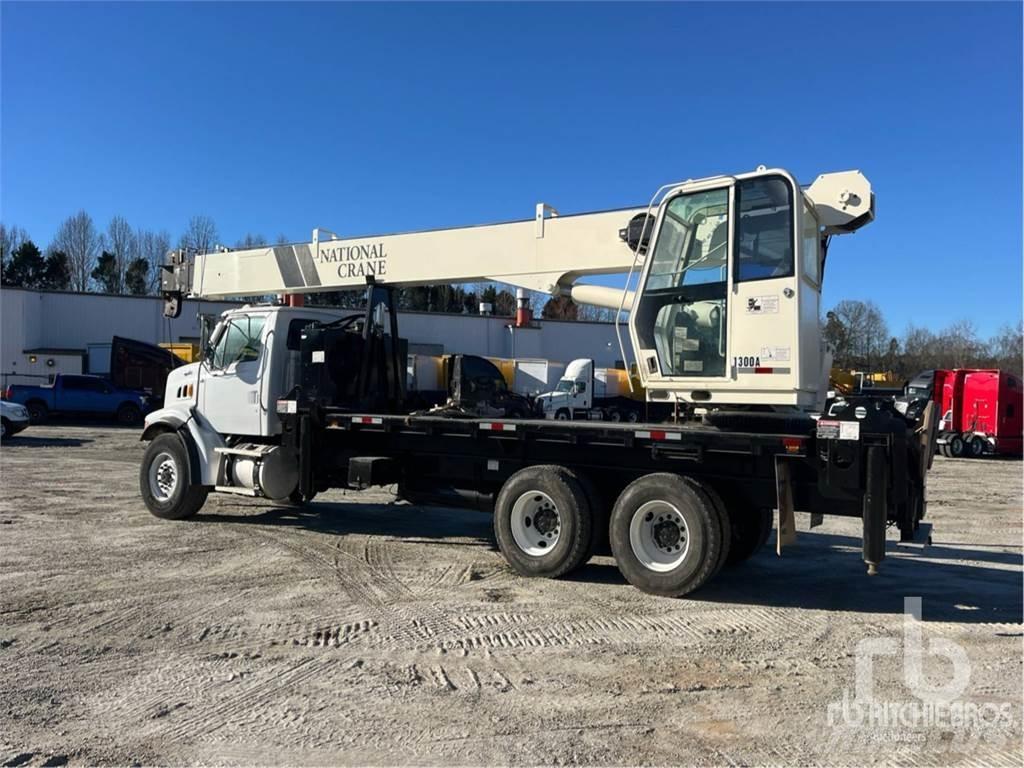 Sterling L7500 Vlakke laadvloer met kraan