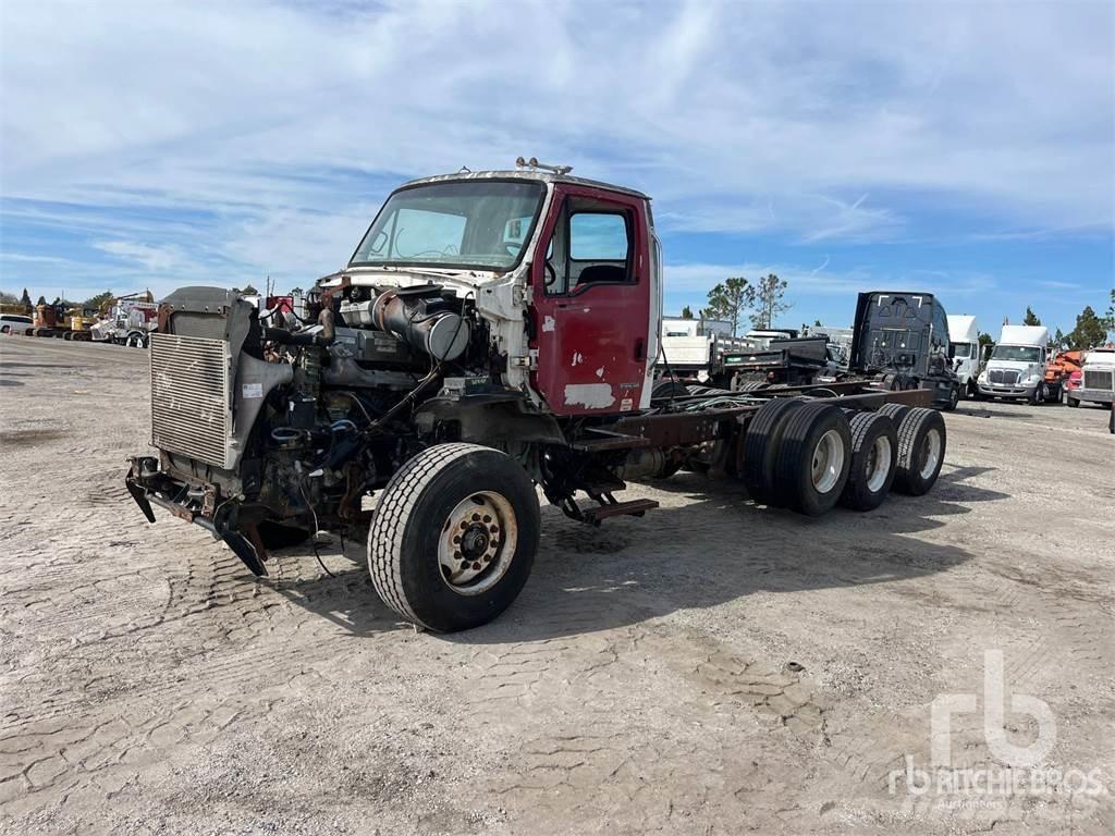 Sterling L9500 Chassis met cabine