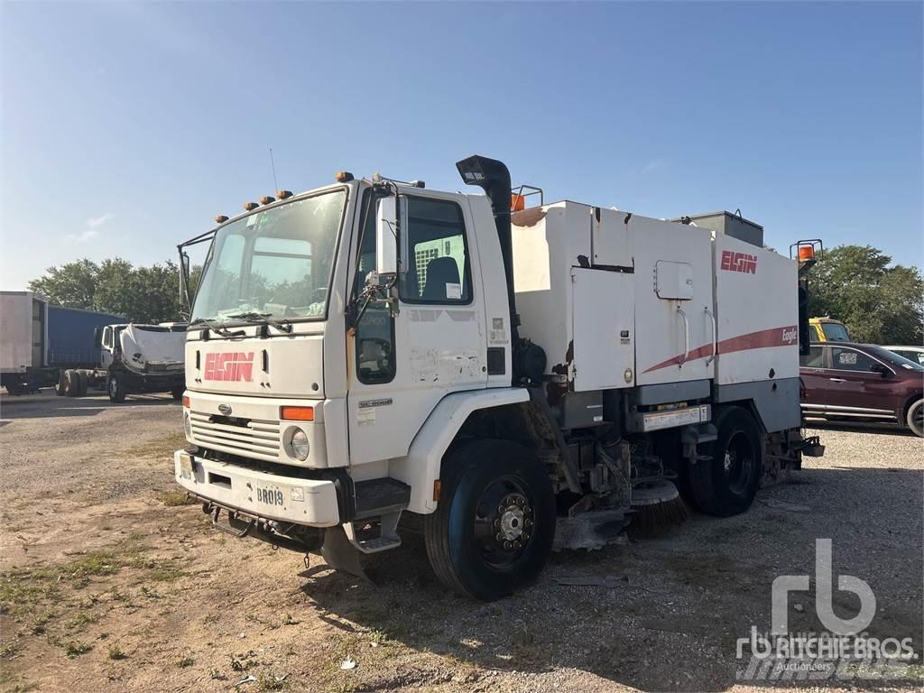 Sterling SC8000 Veegwagens