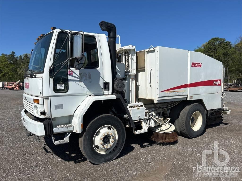 Sterling SC8000 Veegwagens
