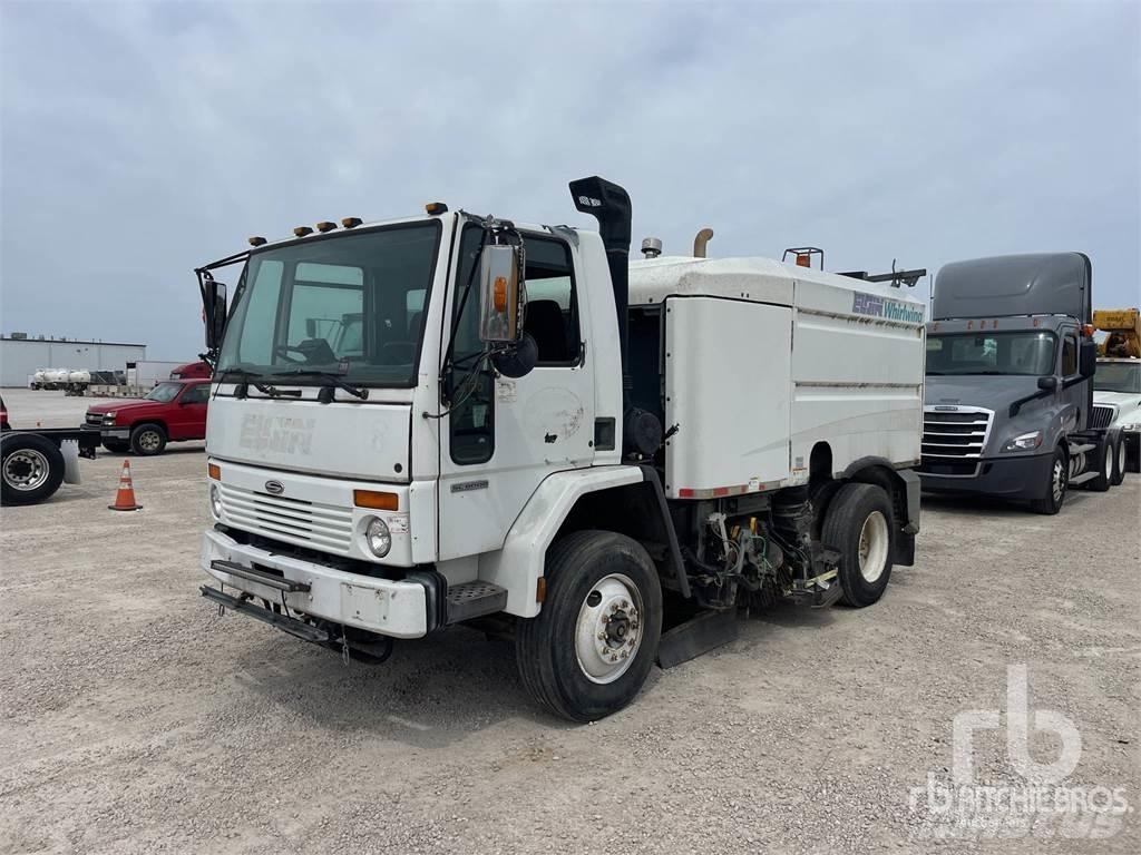 Sterling SC8000 Veegwagens