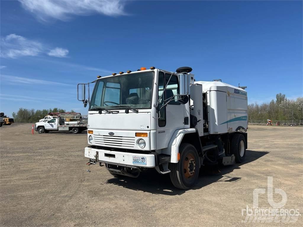 Sterling SC8000 Veegwagens