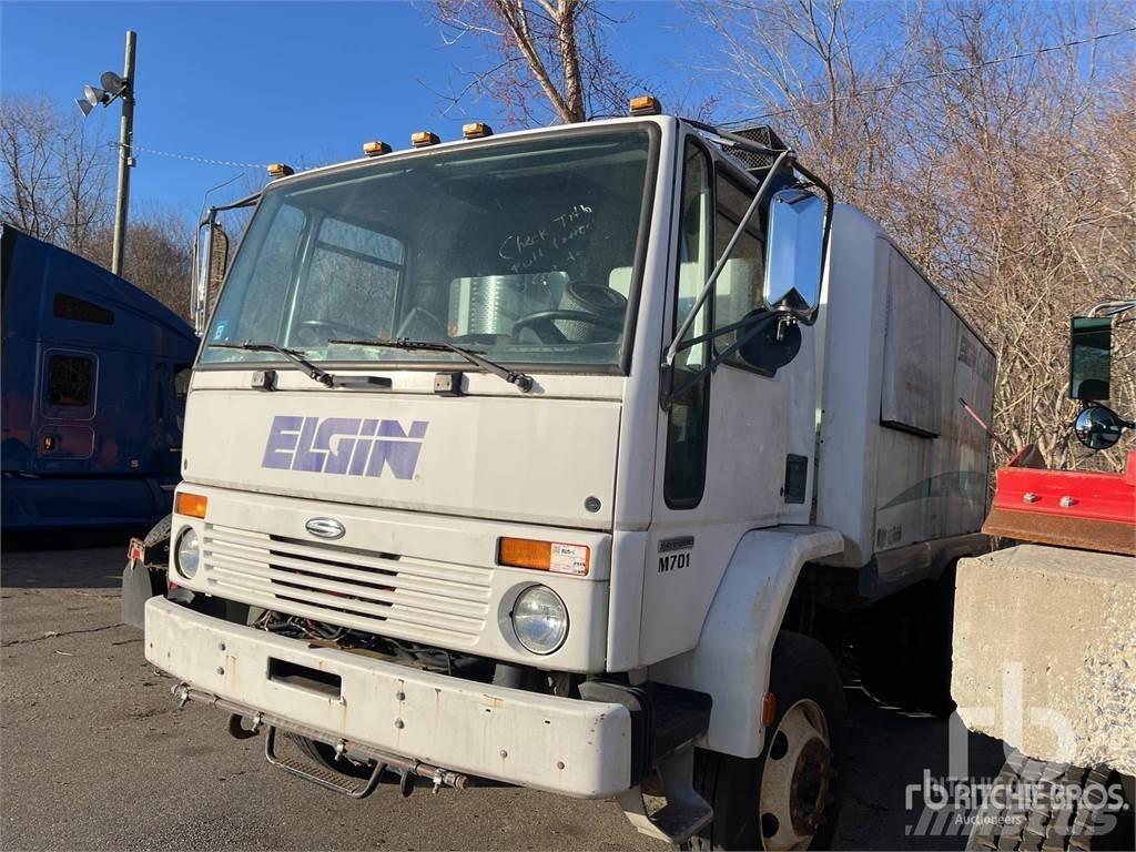 Sterling SC8000 Veegwagens
