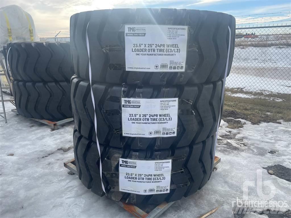 TMG TR235 Banden, wielen en velgen