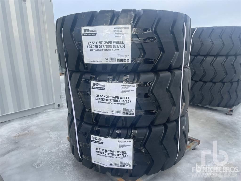 TMG TR235 Banden, wielen en velgen
