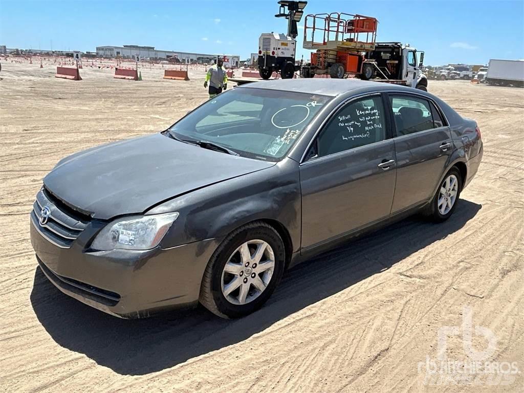 Toyota AVALON Auto's