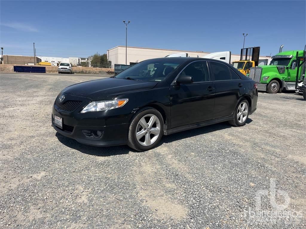Toyota CAMRY Auto's