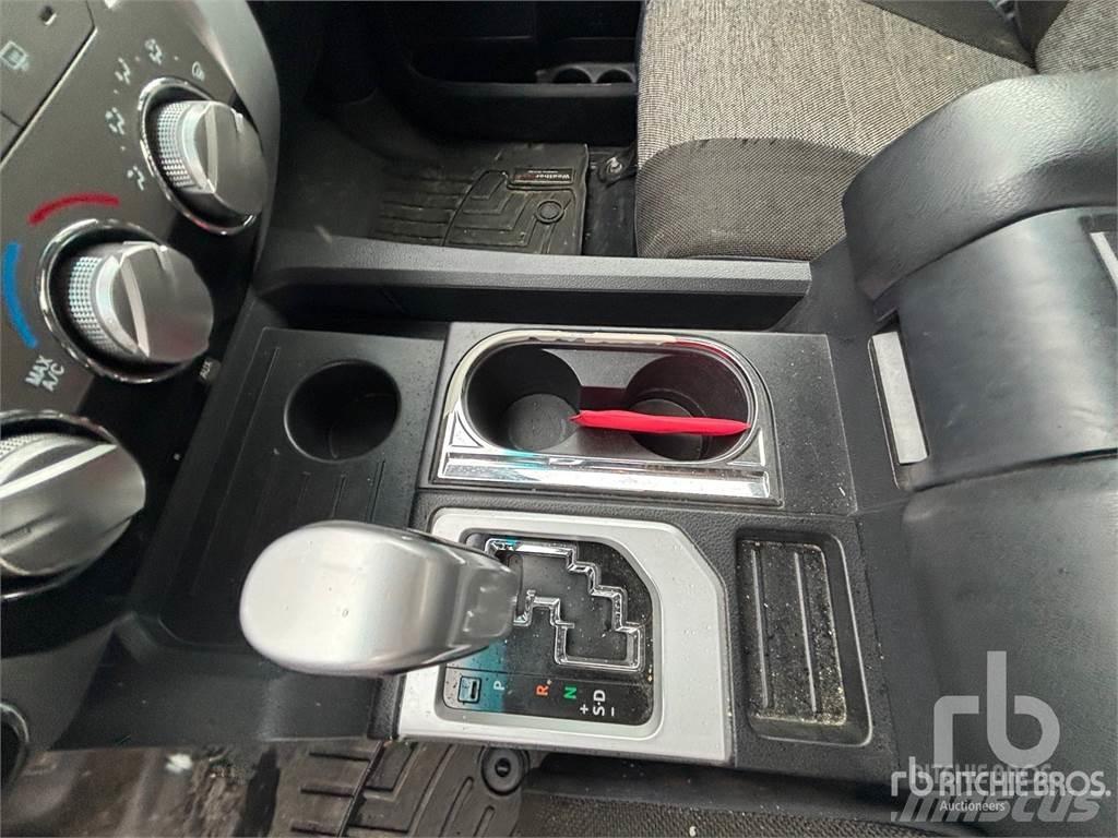Toyota TUNDRA Bestelwagens met open laadbak