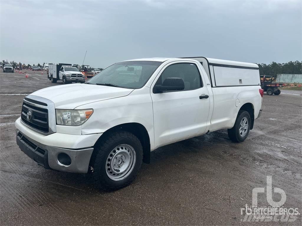 Toyota TUNDRA Bestelwagens met open laadbak
