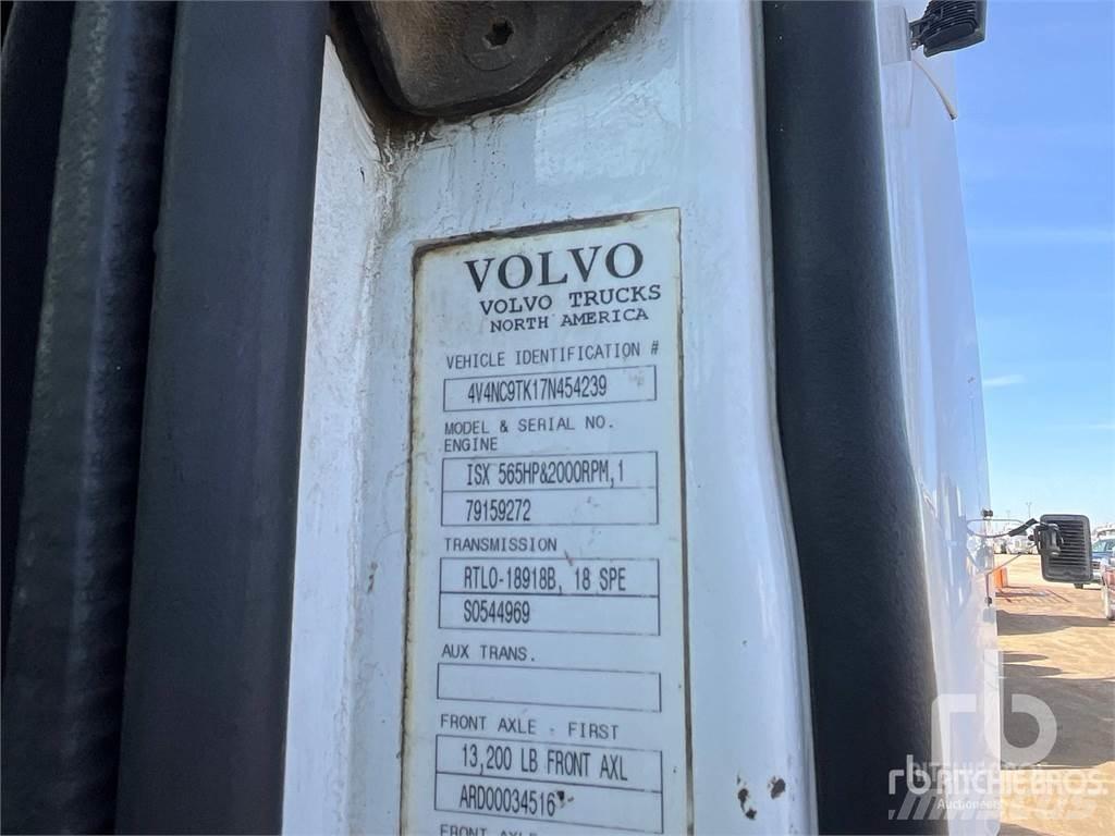 Volvo VNL Trekkers