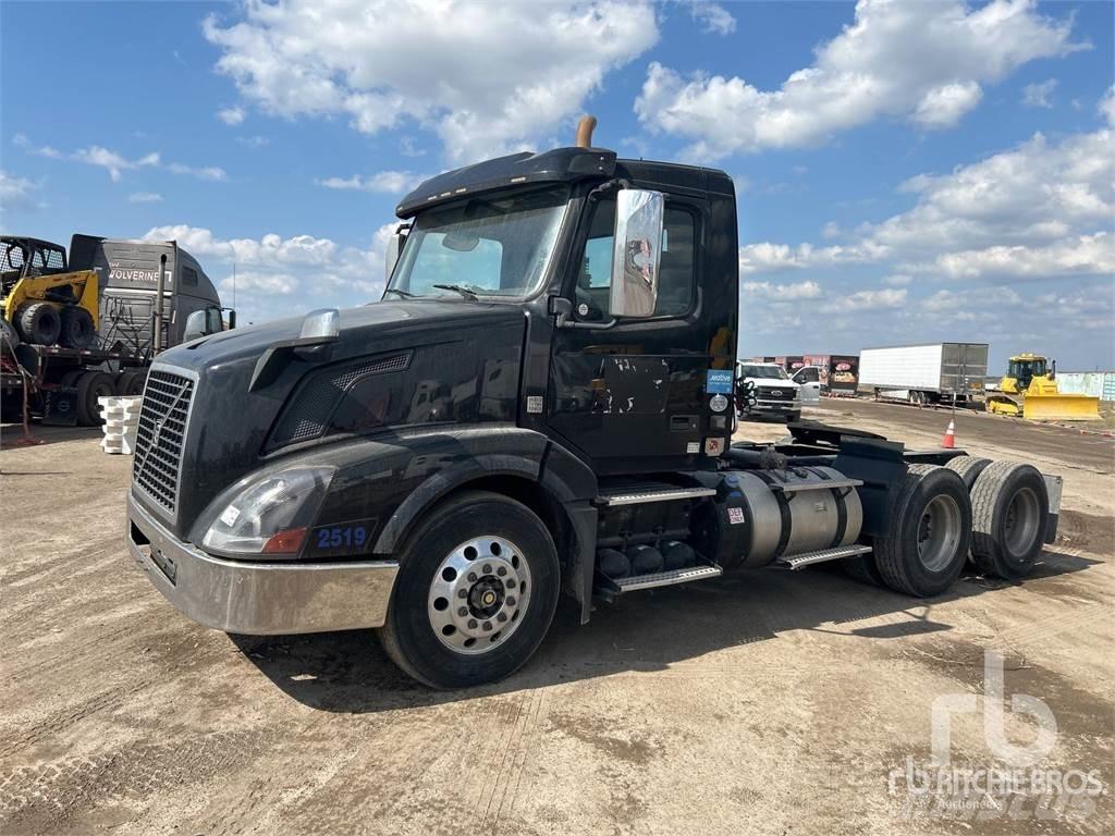 Volvo VNL300 Trekkers