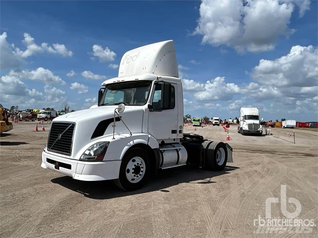Volvo VNL300 Trekkers
