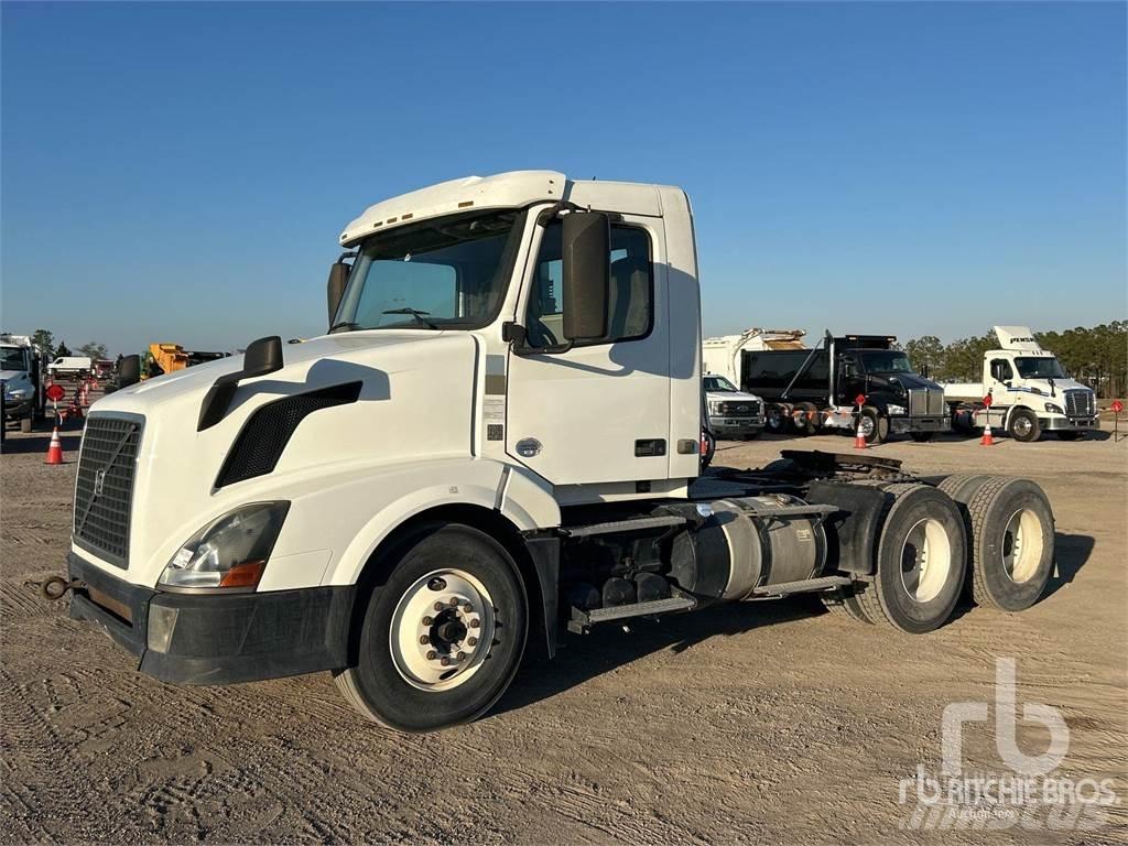 Volvo VNL300 Trekkers