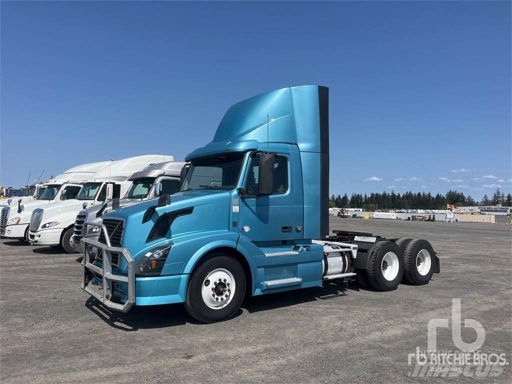 Volvo VNL300 Trekkers