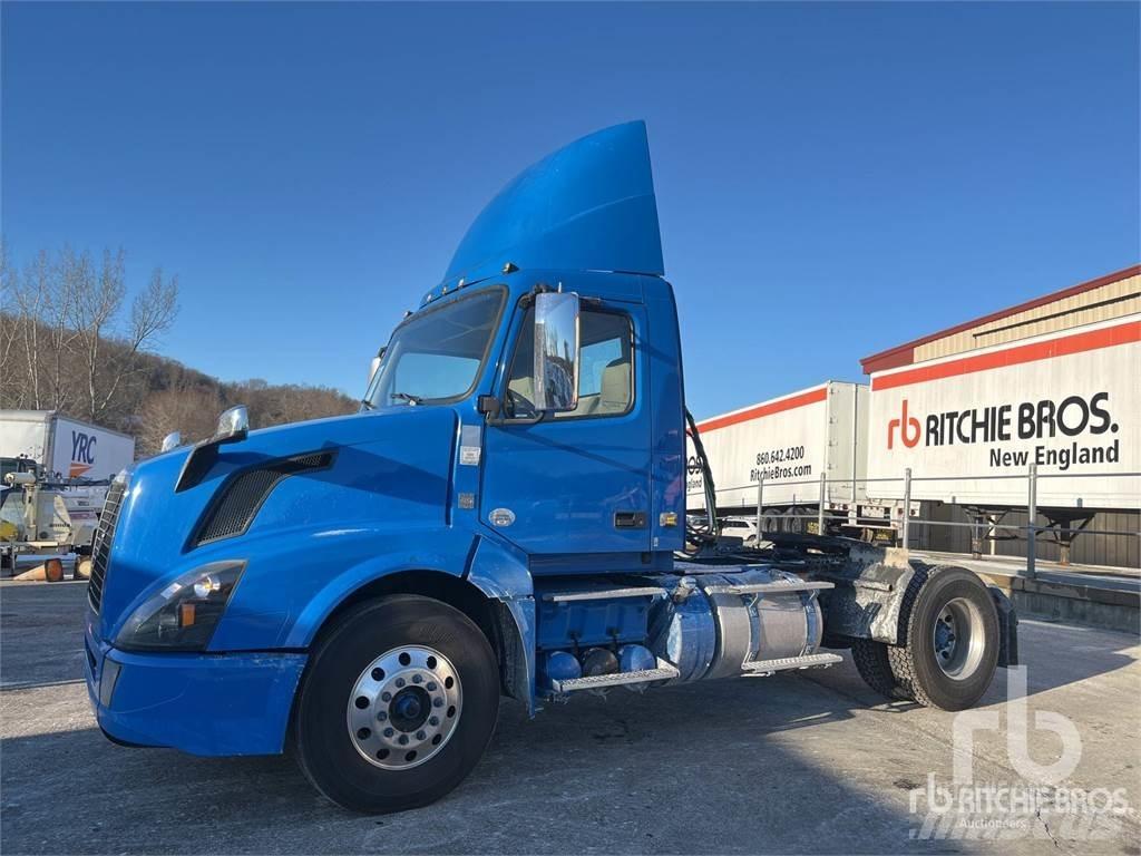 Volvo VNL300 Trekkers