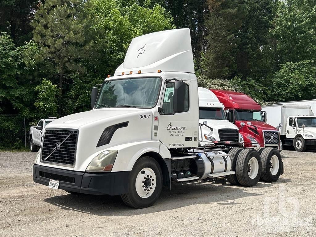 Volvo VNL300 Trekkers