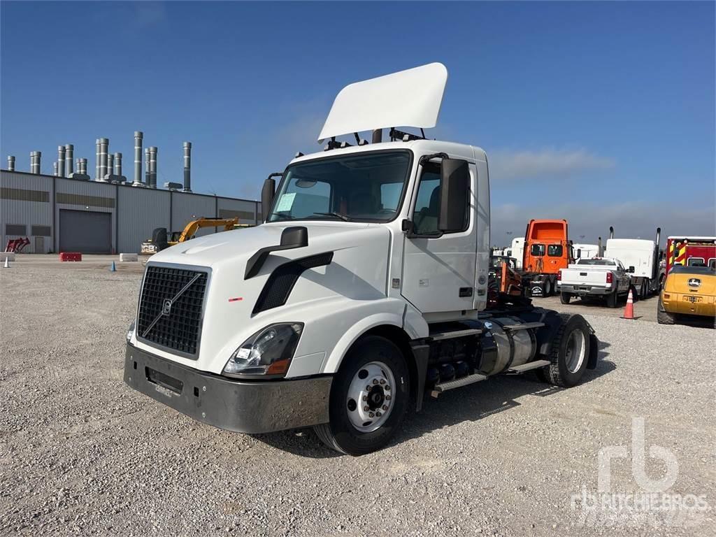 Volvo VNL300 Trekkers