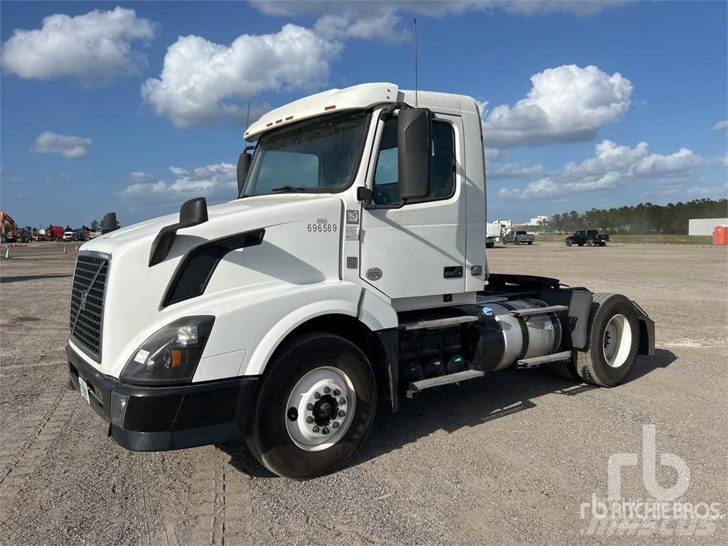 Volvo VNL300 Trekkers
