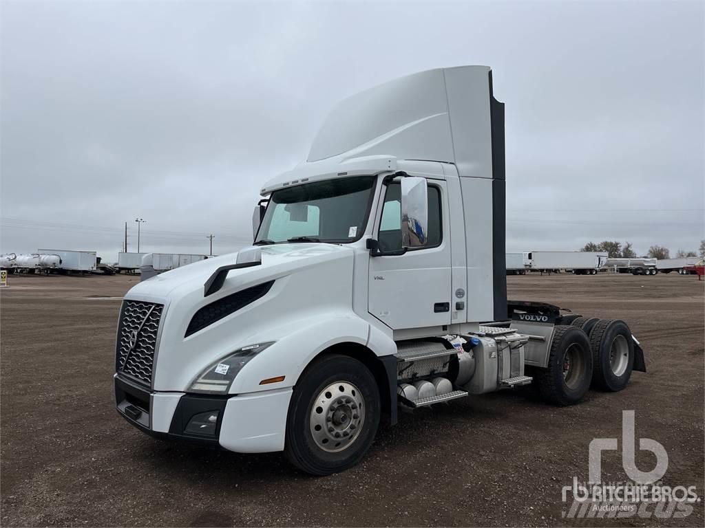 Volvo VNL62T300 Trekkers