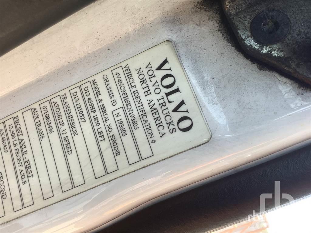 Volvo VNL760 Trekkers