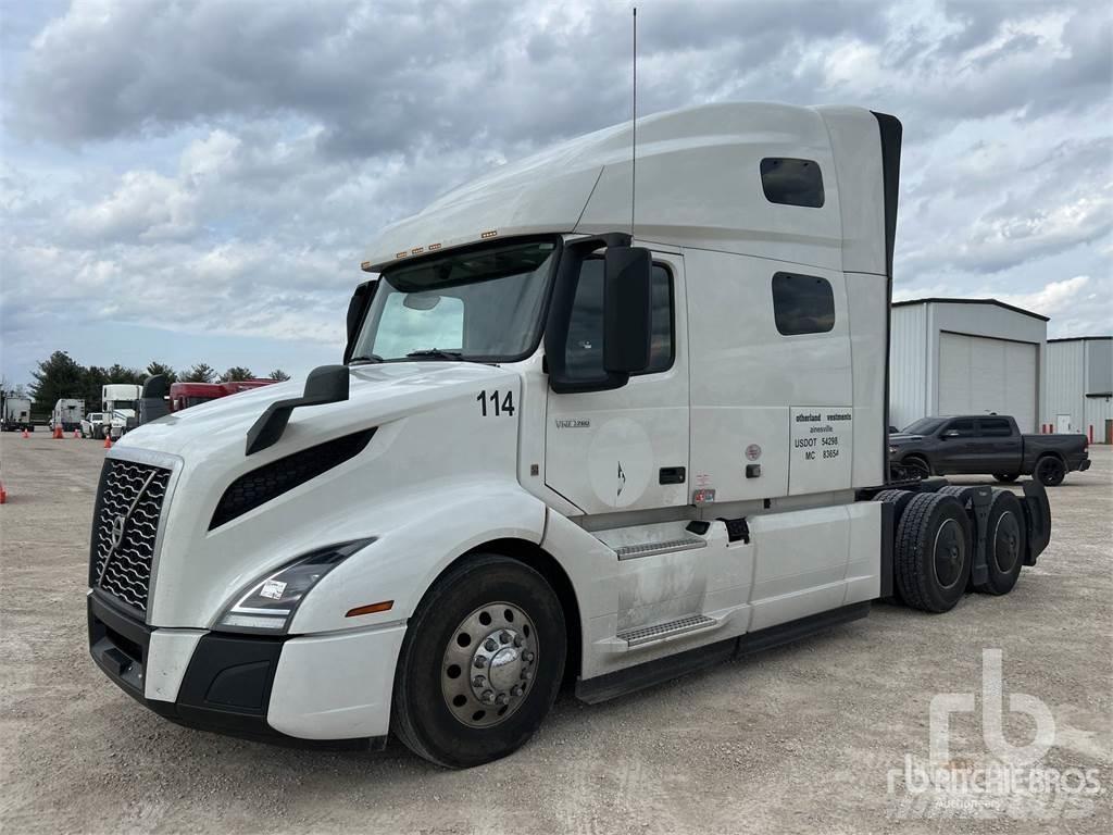 Volvo VNL760 Trekkers
