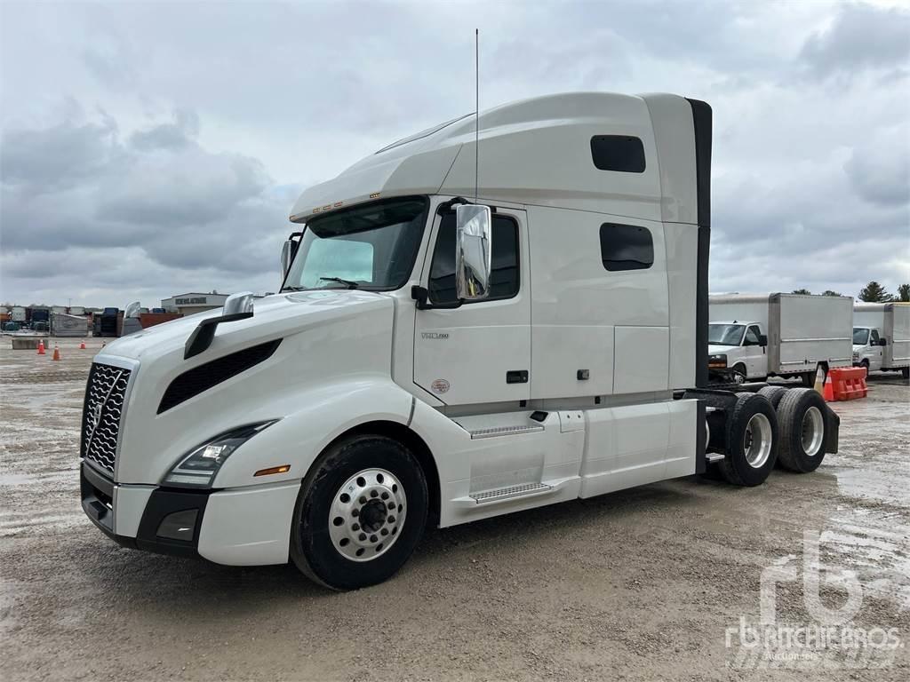 Volvo VNL760 Trekkers