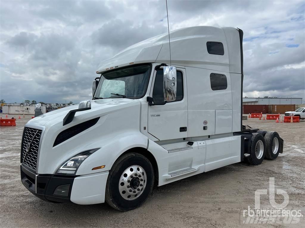 Volvo VNL760 Trekkers