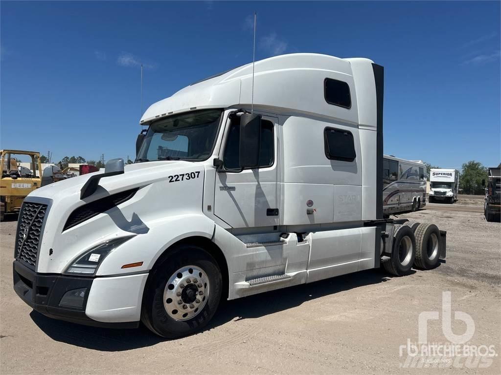 Volvo VNL860 Trekkers